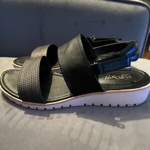 Sofft -Eurosoft black sandle - size 7 - summer walking sandal. Good condition